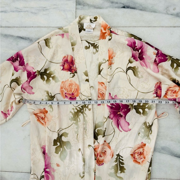 Vintage L.A. Intimates Floral Satin Kimono Robe Size Medium - Picture 7 of 8